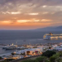 Cruise Ships Greece, Cruising Industry Greece, Expats Greece. Expat Greece, XpatGr, Overturism Greece