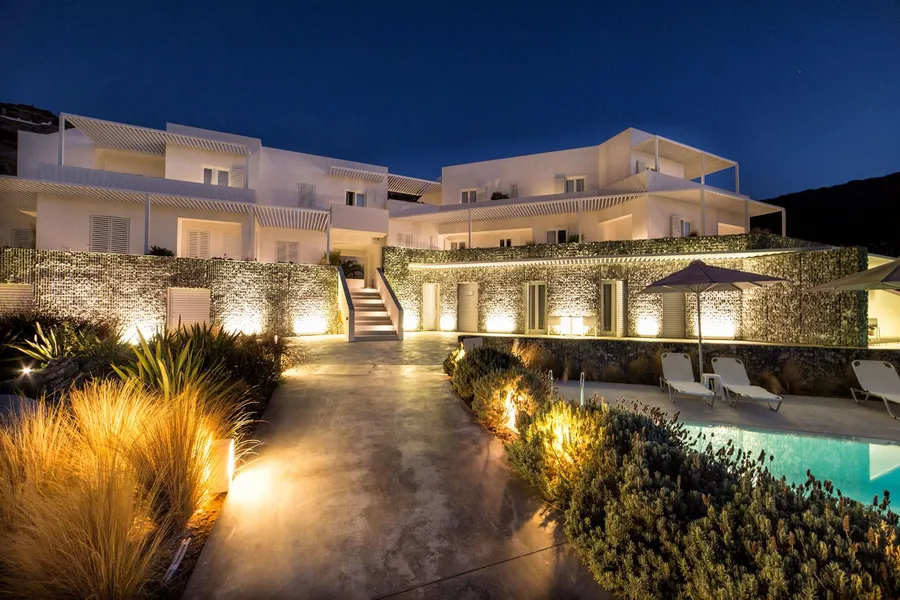 4-Star Hotel in Ios, Chora. Delta Prime PRoperties. Expats Greece