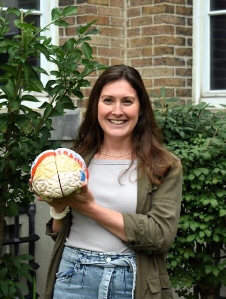 "Bilingualism delays Alzheimer’s". Kristina Coulter, Concordia University, Bilingualism Altzheimer's