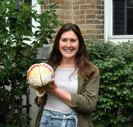 "Bilingualism delays Alzheimer’s". Kristina Coulter, Concordia University, Bilingualism Altzheimer's