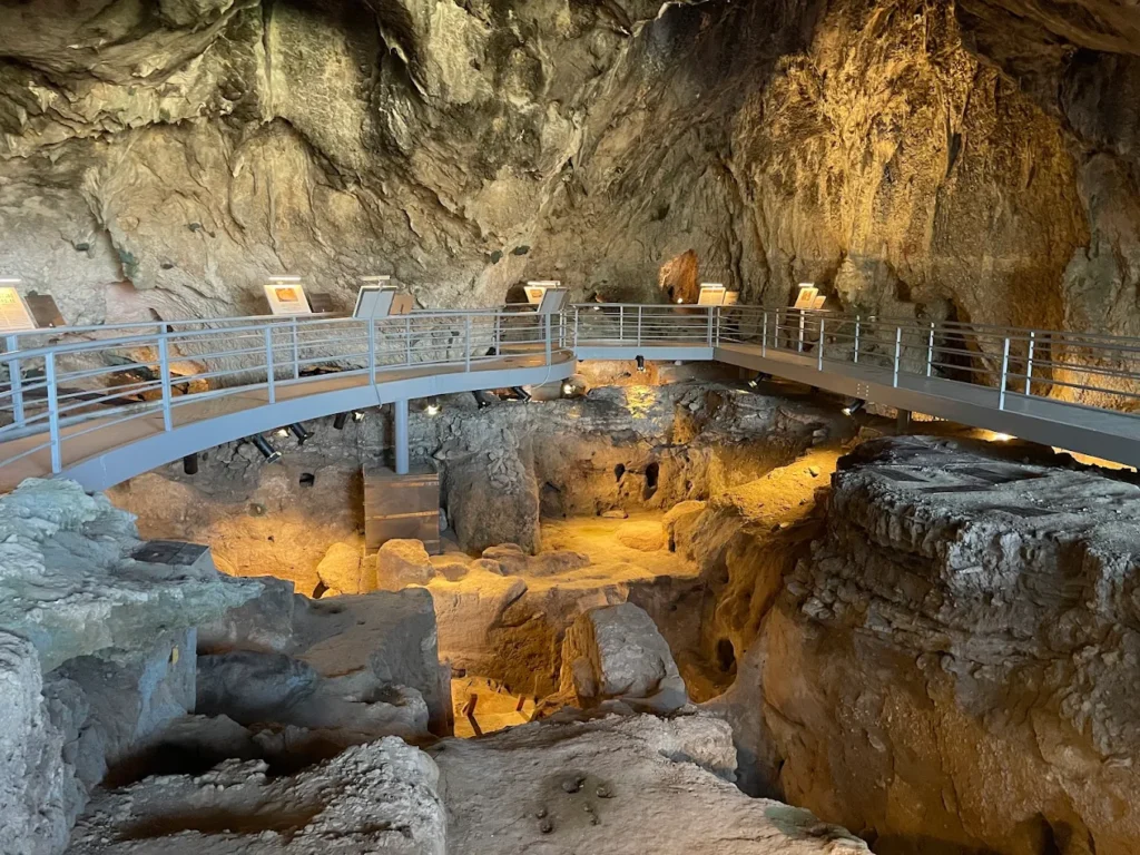 Theopetra Cave in Thessaly, Greek History