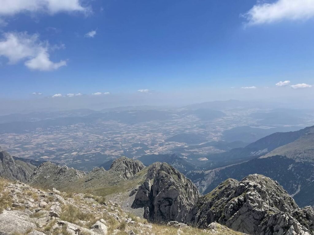 Liakoura’s summit, Mount Parnassus. Unlimited Afrenaline. Xpat.gr