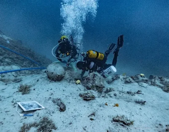 Underwater archaeologists investigating Shipwreck No. 15 at Fournoi Korseon