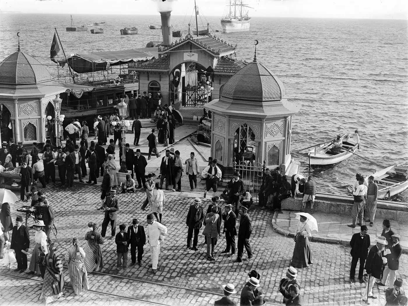 Crowds gathering at the quay in old Olympus Square in Ottoman Salonica