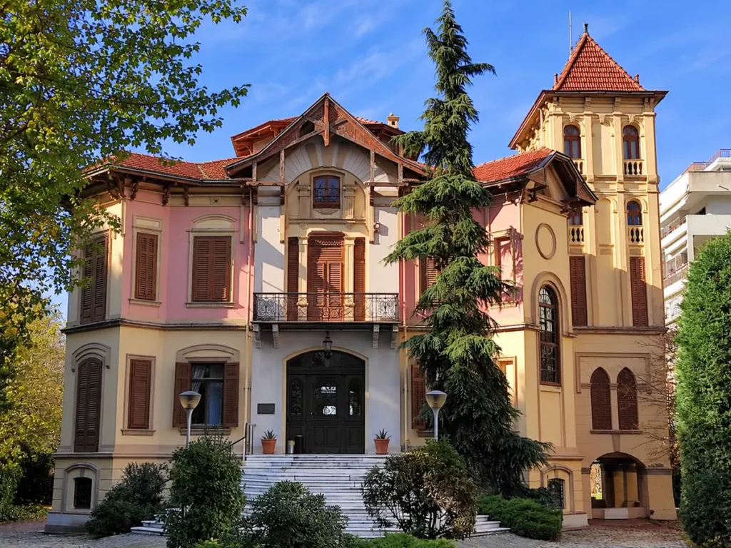 Villa Mehmet Kapandji on Vasilissis Olgas Avenue in Thessaloniki
